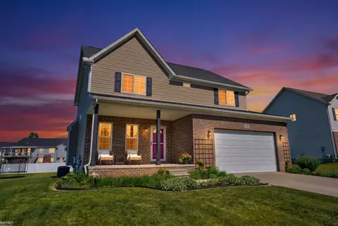 8101 Peninsula, Grand Blanc, MI 48439