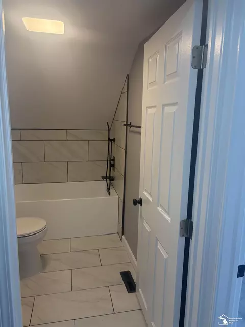 Bath - 604 W 10th, Monroe, MI 48161 photo 3 of 5