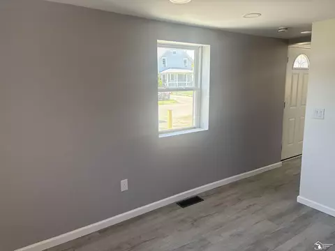 Living - 604 W 10th, Monroe, MI 48161 photo 2 of 2