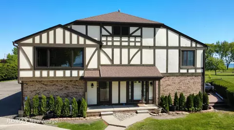 204 Lac #STE CLAIRE, Saint Clair Shores, MI 48082