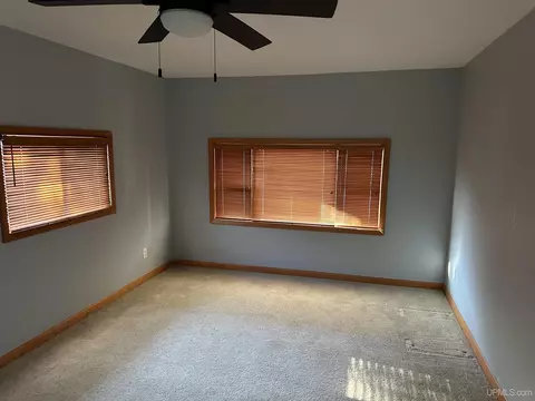 2205 S 6th, Escanaba, MI 49829 photo 3