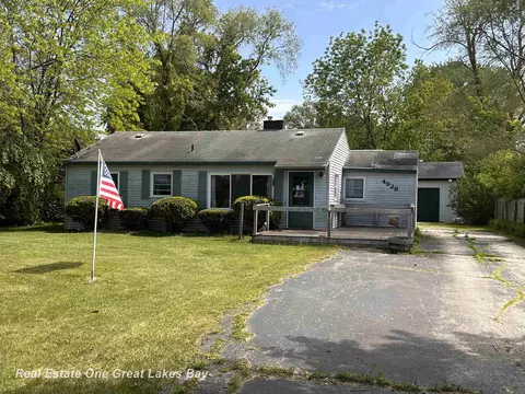 4928 Hess, Saginaw, MI 48601