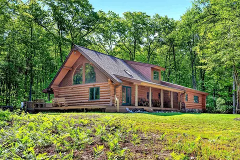 837 E Whitetail, Midland, MI 48640