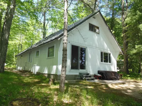 4760 Harrison, Harrison, MI 48625