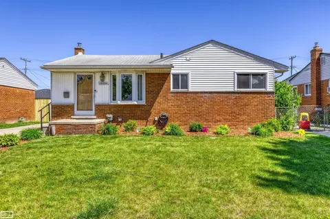 18029 Rainbow, Fraser, MI 48026