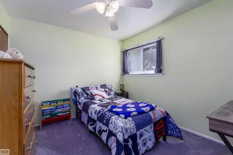 Bedroom - 18029 Rainbow, Fraser, MI 48026 photo 3 of 3