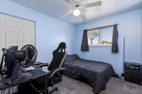 Bedroom - 18029 Rainbow, Fraser, MI 48026 photo 2 of 3