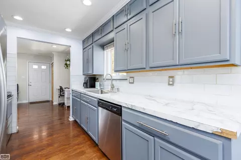 Kitchen - 18029 Rainbow, Fraser, MI 48026 photo 3 of 3