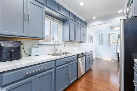 Kitchen - 18029 Rainbow, Fraser, MI 48026 photo 1 of 3