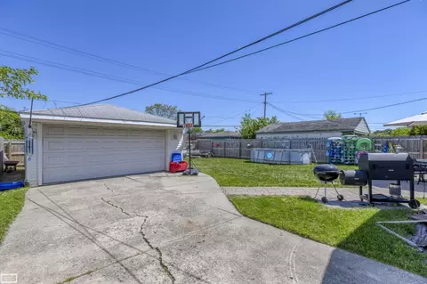 Exterior - 18029 Rainbow, Fraser, MI 48026 photo 2 of 6