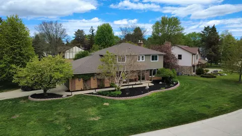 2495 Chalet, Rochester Hills, MI 48309