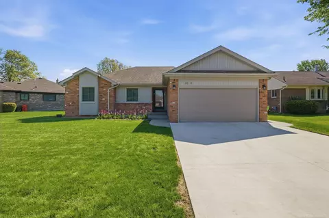 46346 Hollowoode, Macomb, MI 48044