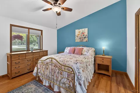 Bedroom - 637 Riverview, Gladwin, MI 48624 photo 2 of 6