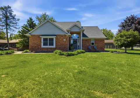 565 Lakes Edge, Oxford, MI 48371