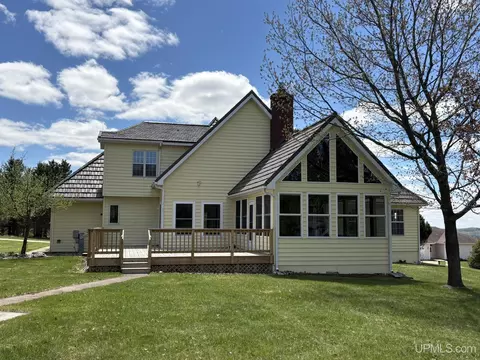 1128 E, Iron Mountain, MI 49801 photo 2