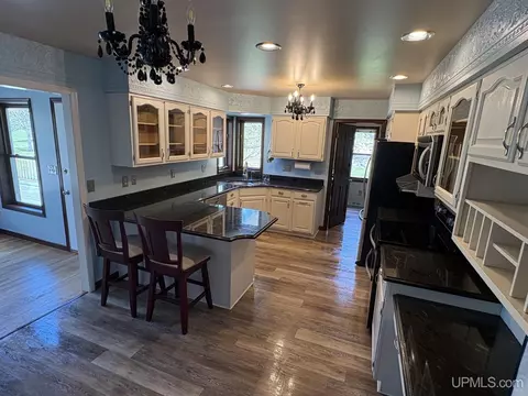 1128 E, Iron Mountain, MI 49801 photo 17