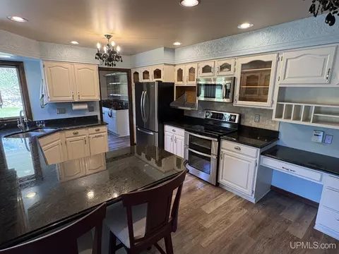 1128 E, Iron Mountain, MI 49801 photo 16
