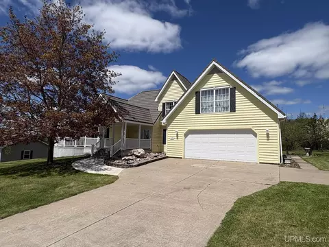 1128 E, Iron Mountain, MI 49801 photo 3
