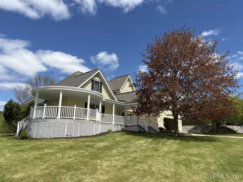 1128 E, Iron Mountain, MI 49801
