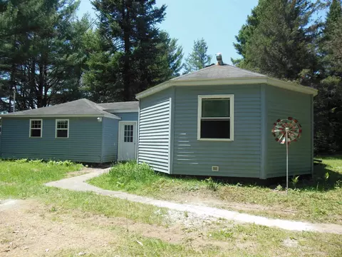 8870 E Townline Lk, Harrison, MI 48625