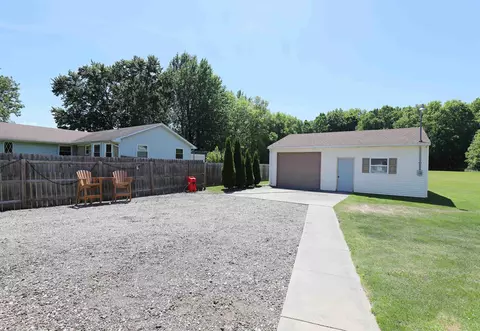 Exterior - 6285 Chicago, Flushing, MI 48433 photo 5 of 14