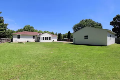 Exterior - 6285 Chicago, Flushing, MI 48433 photo 13 of 14