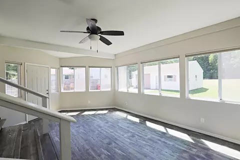 Living - 6285 Chicago, Flushing, MI 48433 photo 3 of 3