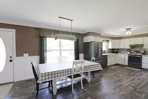 Kitchen - 6285 Chicago, Flushing, MI 48433 photo 1 of 6