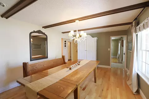 Dining - 1536 Suzanne, Flushing, MI 48433 photo 3 of 3