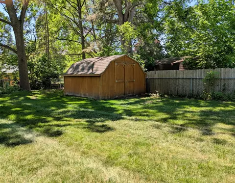 Exterior - 1536 Suzanne, Flushing, MI 48433 photo 6 of 17