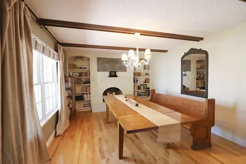Dining - 1536 Suzanne, Flushing, MI 48433 photo 2 of 3