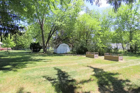 Exterior - 1536 Suzanne, Flushing, MI 48433 photo 8 of 17