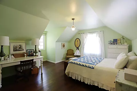 Bedroom - 1536 Suzanne, Flushing, MI 48433 photo 2 of 3