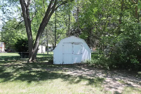 Exterior - 1536 Suzanne, Flushing, MI 48433 photo 9 of 17