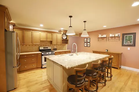 Kitchen - 1536 Suzanne, Flushing, MI 48433 photo 1 of 3