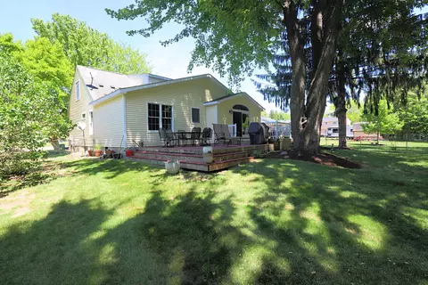 Exterior - 1536 Suzanne, Flushing, MI 48433 photo 7 of 17
