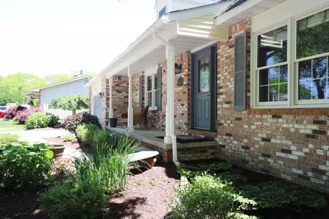 Exterior - 1536 Suzanne, Flushing, MI 48433 photo 2 of 17