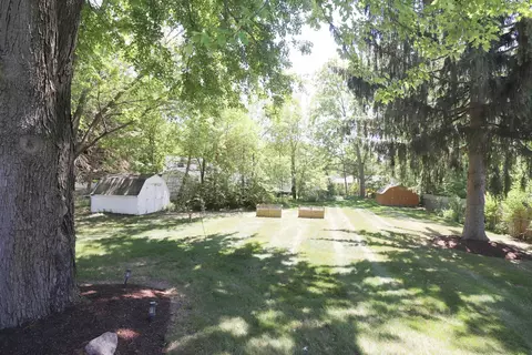 Exterior - 1536 Suzanne, Flushing, MI 48433 photo 5 of 17