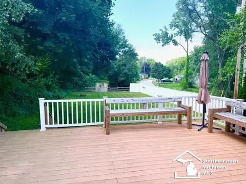 Exterior - 2911 Whitlock, Jackson, MI 49202 photo 6 of 8