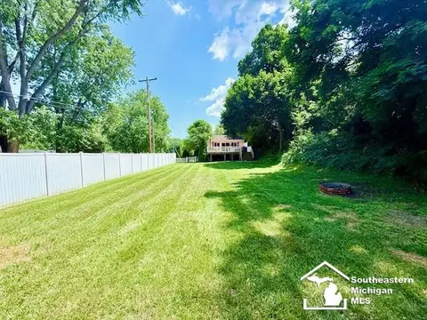 Exterior - 2911 Whitlock, Jackson, MI 49202 photo 8 of 8