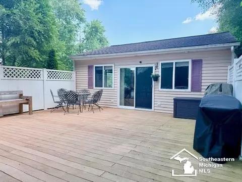 Exterior - 2911 Whitlock, Jackson, MI 49202 photo 5 of 8