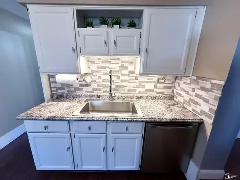 Kitchen - 2911 Whitlock, Jackson, MI 49202 photo 3 of 4