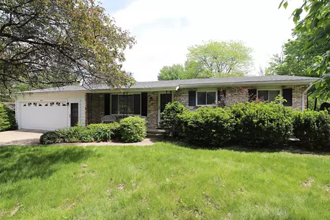 3306 Woodvalley, Flushing, MI 48433