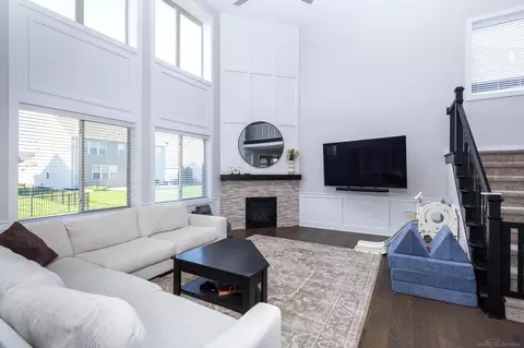 Living - 19221 Thompson, Macomb, MI 48042 photo 1 of 3