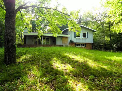 5207 Sturgeon, Midland, MI 48640