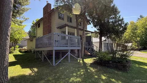 33 Michigan, Montreal, WI 54550