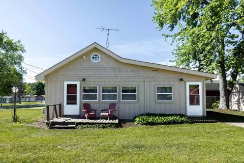10388 Hunters, Lake, MI 48632