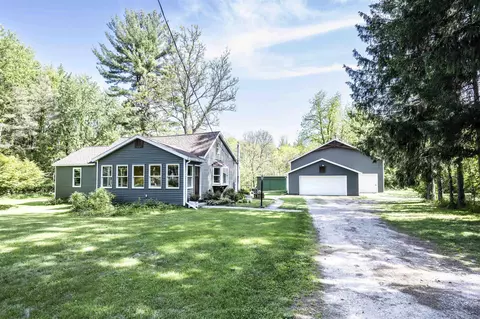 1516 11 Mile NE, Comstock Park, MI 49321