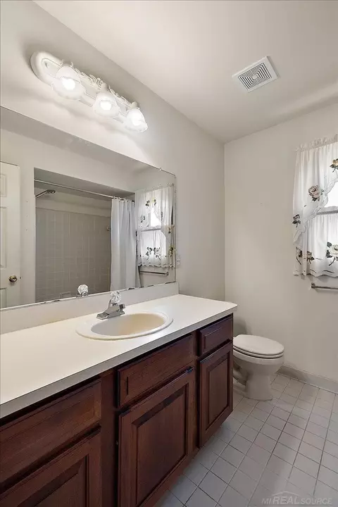 Bath - 17836 Nick, Macomb, MI 48044 photo 4 of 10