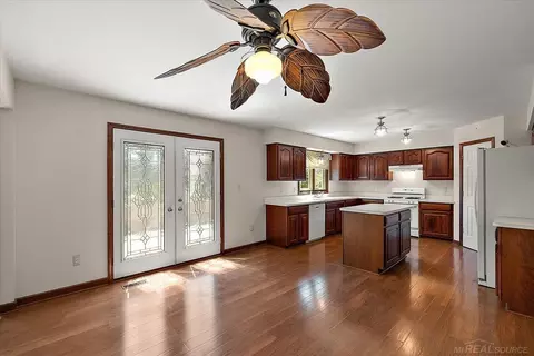 Kitchen - 17836 Nick, Macomb, MI 48044 photo 3 of 7